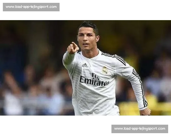 巴莱拉零转会费回归埃尔切 升级功臣再战西甲