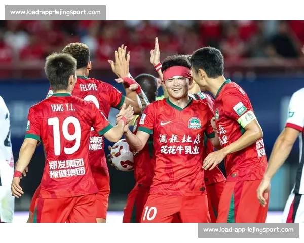 河南队严正回应成都球迷恶意侮辱：喷涂脏话、亵渎足球文化